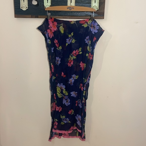 2/$30 Lands’ End Floral Loose Weave Crinkle Scarf - Picture 13 of 16